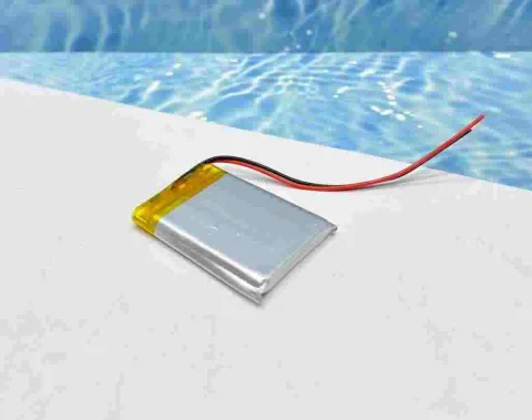 BATERIA 3.7V CON CABLE 500MAH 503040